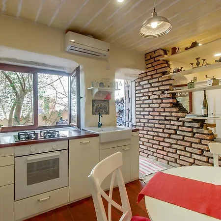 Popi Downtown Apartment *
